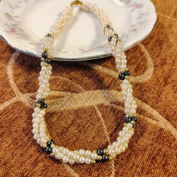 Vtg Braided Twisted Glass Seed Pearls Necklace Gold Tone Clasp - Picture 1 of 7